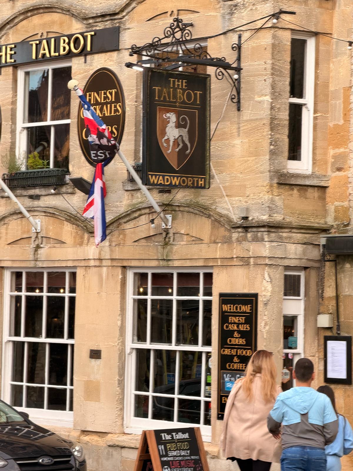 Scenic Cotswolds chauffeur tour